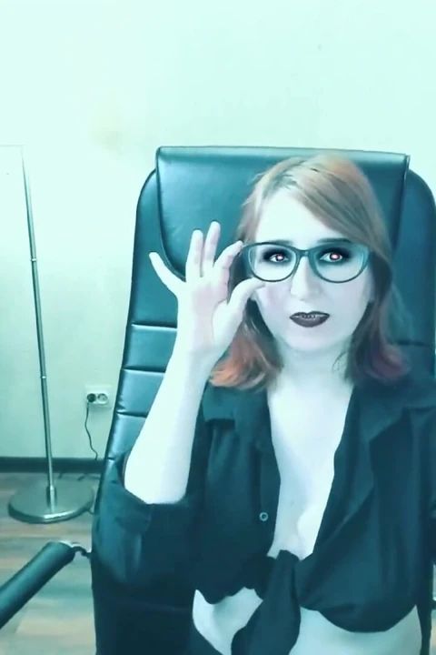 Kadın kılıklı için trans