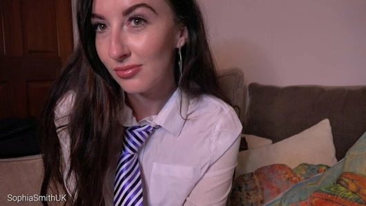 Üniversiteli kız seninle alay ediyor