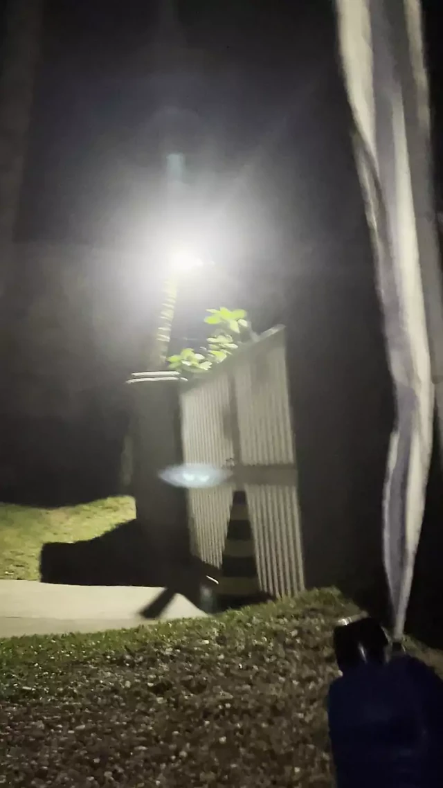 Тинку трахнули на кемпинг-пляже