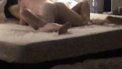 Karım boğa sevgilisini sikerken eve geliyorum