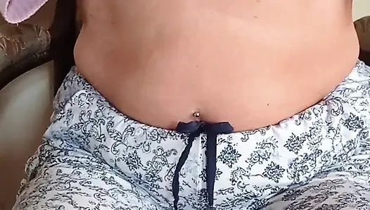 Göğüsler ve genişlemiş meme ucu