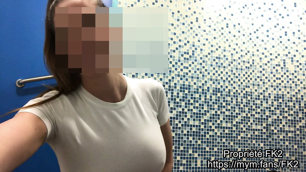 Fk2 - milf bir alışveriş pasajında ​​bir yabancı tarafından çarptım