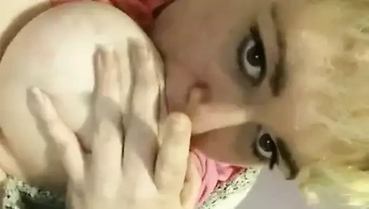 Sluts ilk video için ona baba