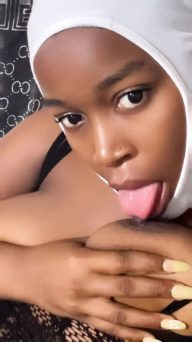 Herkes beni daha fazlasını istemeye neden olan seksi kaygan amcığına selam olsun