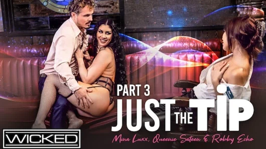 Kötü sihirbaz çift ateşli Asyalı garsona onları izletiyor