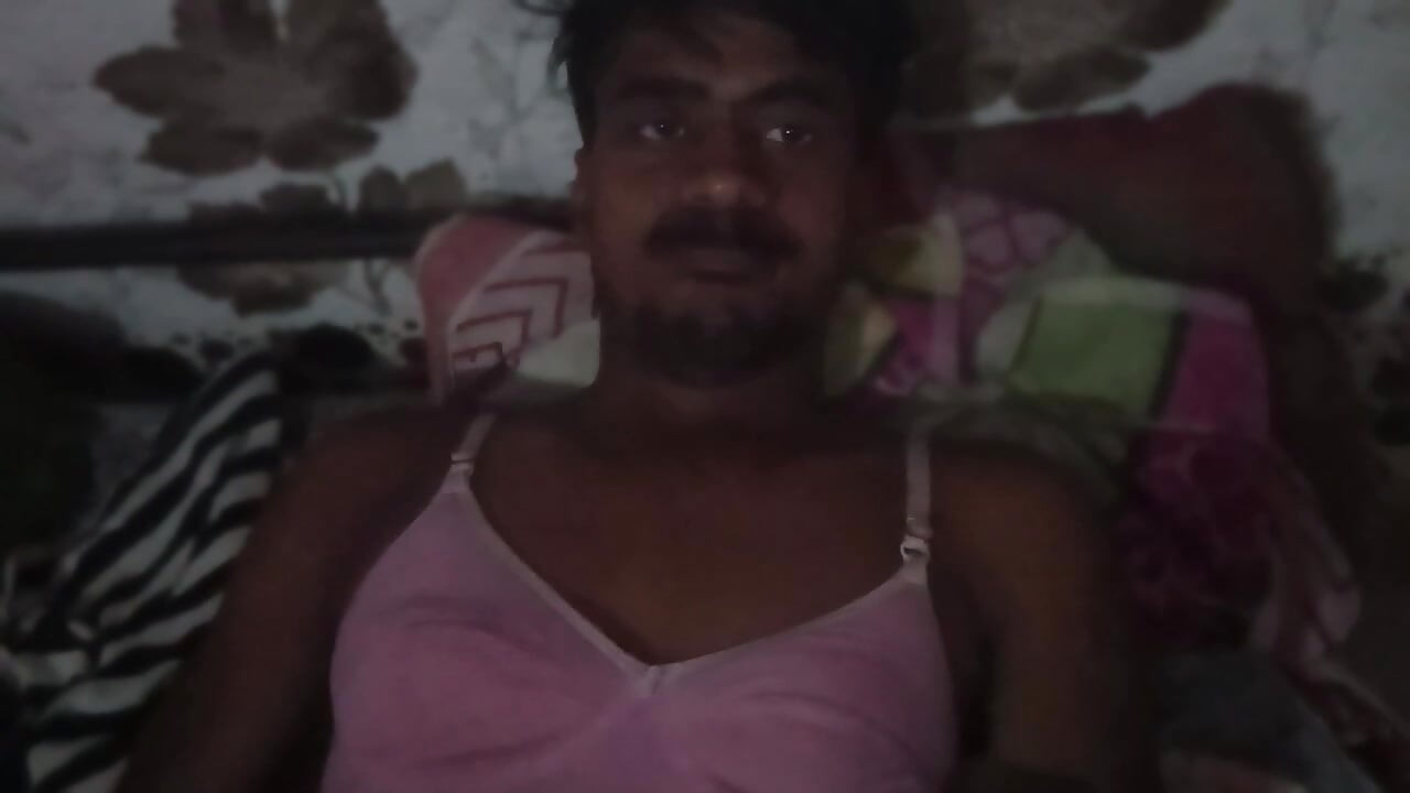 Büyük kafalı siyah penis ve elle masaj