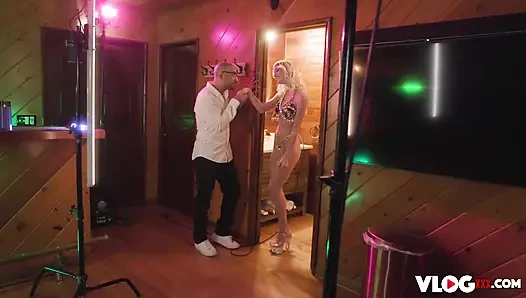 Kenna James inanılmaz amcığını sikiyor