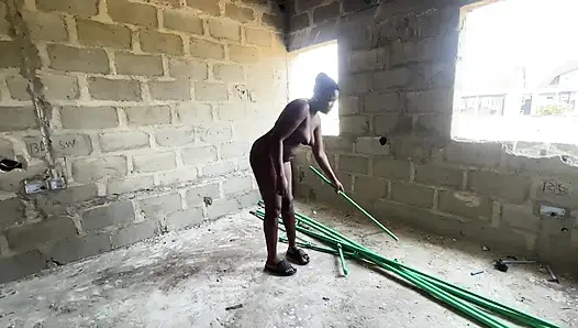 Erkek arkadaşım bana para ödemeden önce benden çalışmamı istiyor