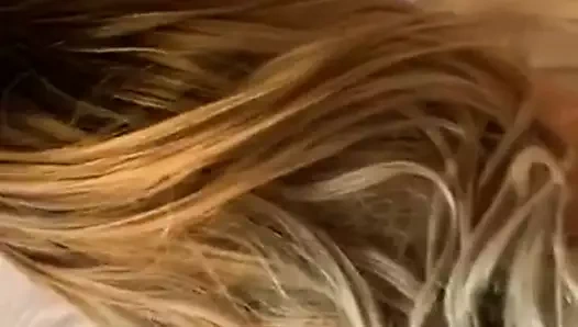 Potbellied adam büyük memeli hatunla sikişiyor