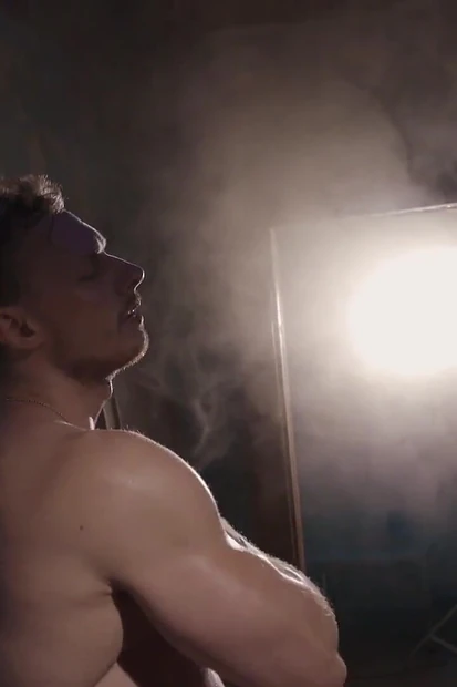 Горячая Str8 балканская культуристка Фёдор возвращается и дрочит снова