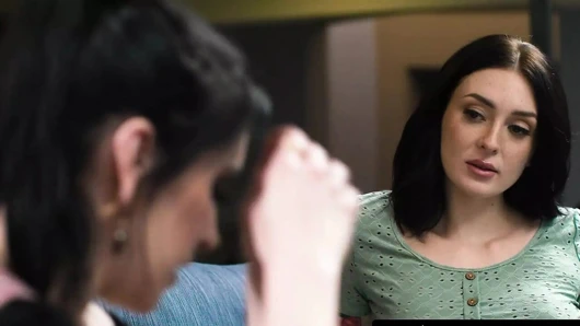 Modern zamanların günahları - hamile evli kadın doğum öncesi eğitmeni Anna de Ville'in kocası Seth Kumar'ı sikmesini istiyor