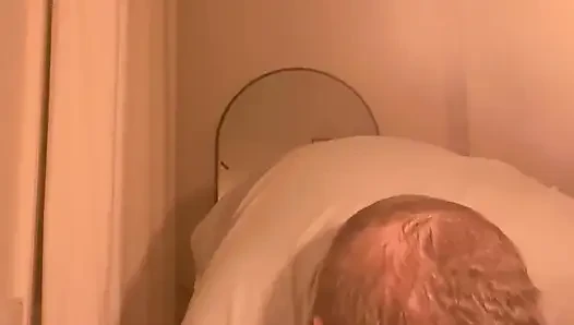 Azgın adam banyoda