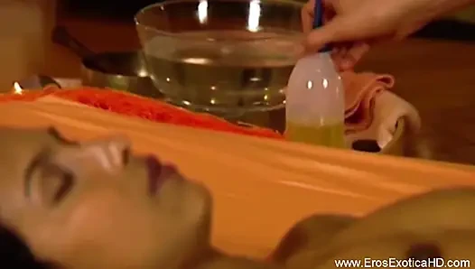 Şehvetli tantrik lezbiyen tutkusu