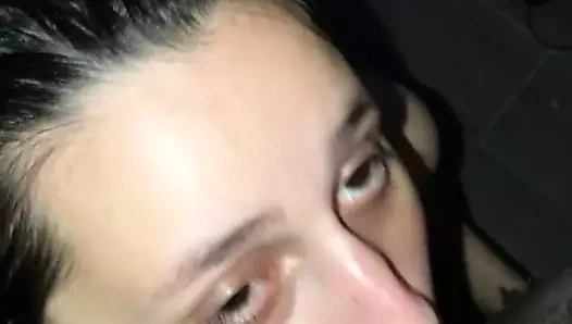 Genç sıcak eş veren sert çalışma koca oral seks