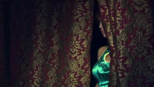 Büyük memeli şehvetli kızlar yarak ve oyuncaklarla sikişmeye hazır