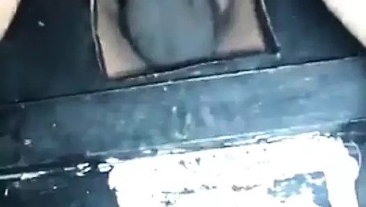 Zafer deliğinden bir yabancı tarafından korkutuluyor!