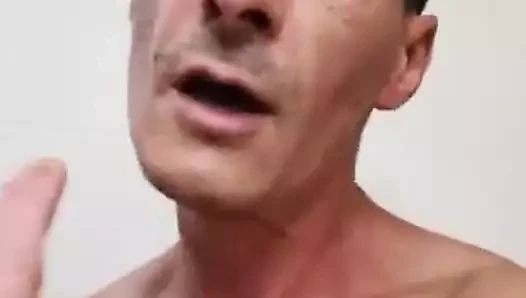 Olgun adam büyük bir yük vuruyor