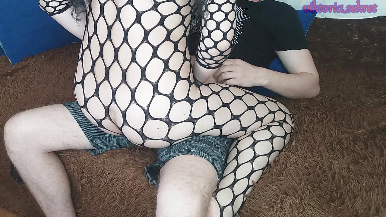 Çift nüfuz ile Creampie içinde kedi