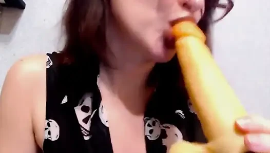 Ateşli sert yarağını azdırıyor