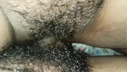 Индийский паренек и девушка индийская