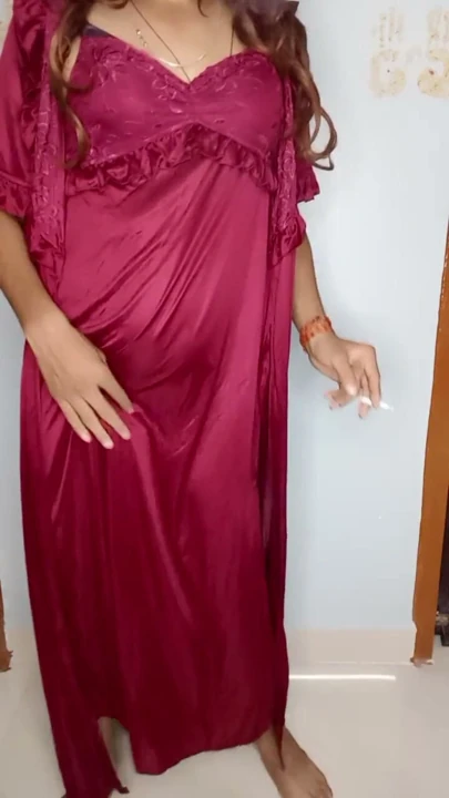 Meri mummy ne kal raat me isi satin nighty ko pahan ke apni chut ki ras chatai | Clip 1