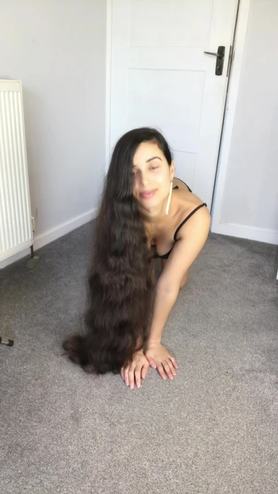 Очень красивая девушка-новобрачная в пенджабе, игриво соблазняет мужа на записи