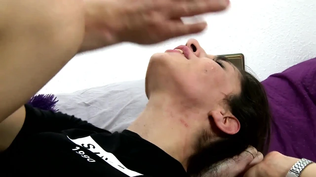 Doğrudan zaman uzakta küçük kaltağı sikiyor - hak ettiği gibi