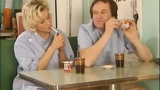 Seksi sarışında büyük olgun yarak