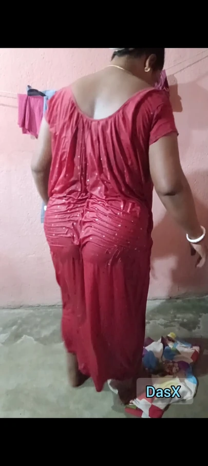 Saree Tek başına düşüyor