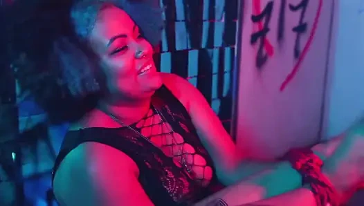 Velet lezbiyen gıdıklama ve orgazm