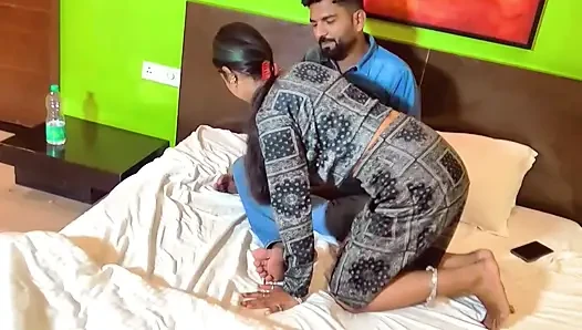 Üvey dever yengeyi sikiyor