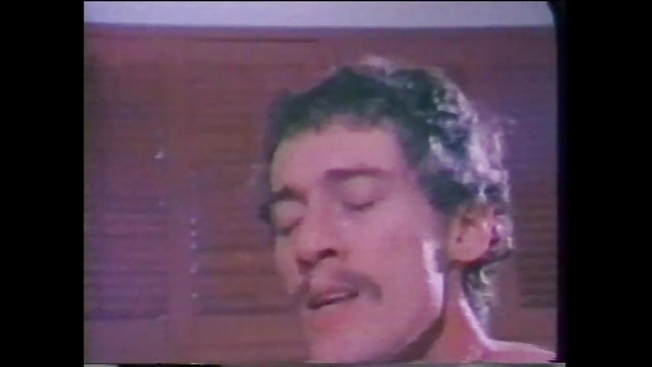 John Holmes porno dünyasının en büyük yaraklarından biri
