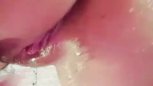 Arkadaşım soğuk suyla tahrik oluyor ve mastürbasyon yapıyor