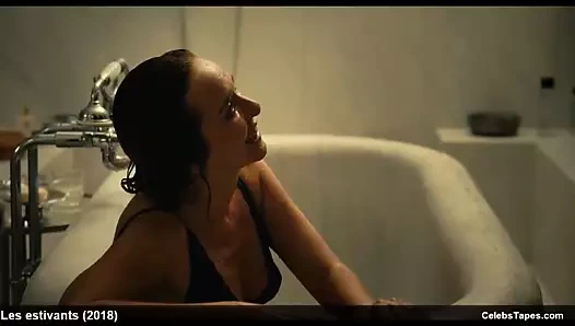 Ünlü aktris valeria golino filmde çıplak ve siyah iç çamaşırı