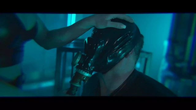 Cesaret mi ediyorsun? Fetiş kliplerimin birinde sıradaki sen misin?