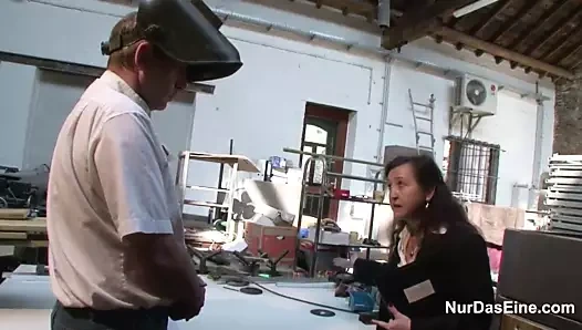 Alman 63yr eski nine ayartmak için sikme üzerinde işyeri