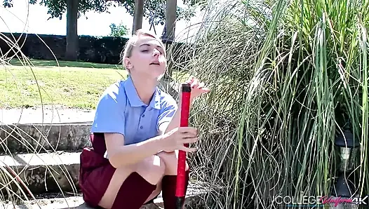 Chloe Toy ile hokey sopası mastürbasyonu