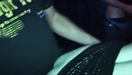 Sarışın hatun ıslak grup seks festivalinde genişliyor