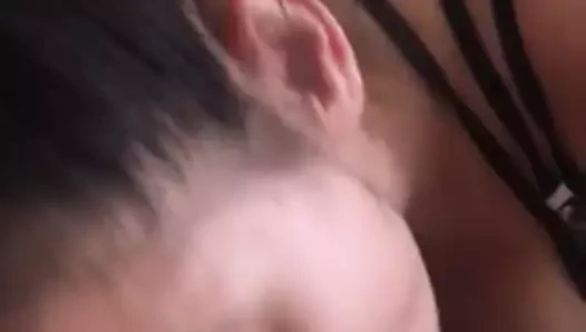 Esmer mia veren şaşırtıcı bj