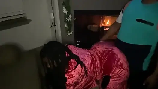 Yangın yeri büyük götlü sikiş domaltarak boşalma seksi