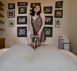 Daha sert - daha derin