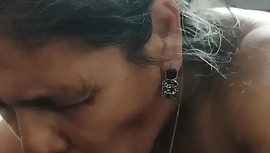 Abuela nudista y mamadora