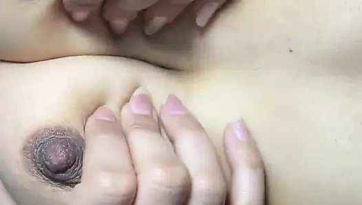 Azgın Riya üvey erkek kardeşi tarafından günlük yarak dozunu alıyor - sert desi büyük boşalma ile sikişiyor