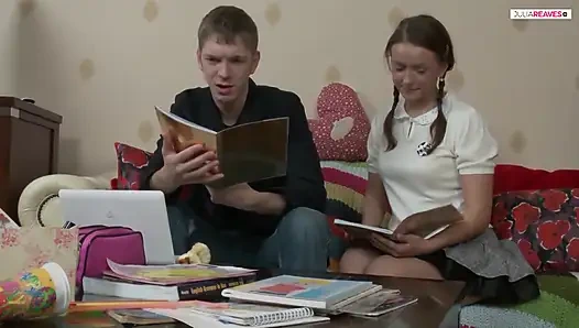 Öğretmenim beni anal sikiyor, bu öğrenmekten daha iyi