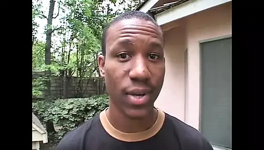 Ateşli vahşi bir kaltak için büyük sert siyah bir yarak