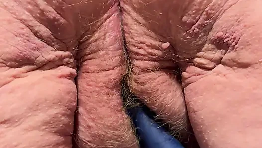 İri güzel kadın şişman amcıklı orta yaşlı seksi kadın boşalana kadar mastürbasyon yapıyor