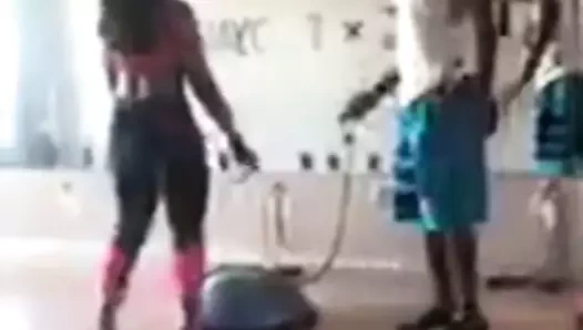 Ashanti çalışma dışarı