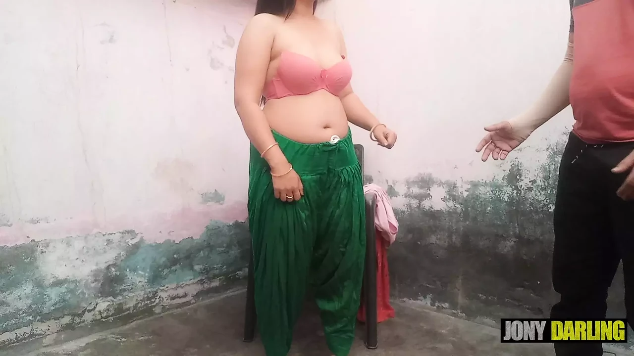 New: Mammy Ko Kapde Change Karte Stepson Chori Chori Dekh Raha Tha Mammy Ne Khoob Danta Aur Chudayi Karwaayi By Jony Darling (High Quality) - USA Special