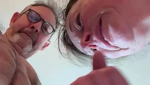 Bonemaiden derin bir gırtlak sikişi ve döl boşalması seviyor