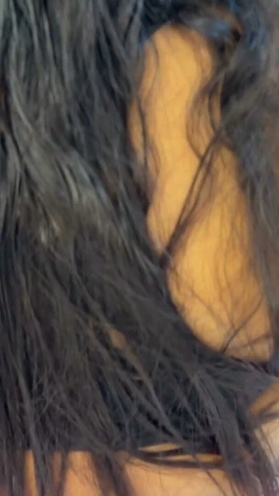 Büyük götlü ve büyük memeli orta yaşlı seksi kadın gujrati kocası ofise gittiğinde üvey oğluyla sert seks istiyor! | Klip 1